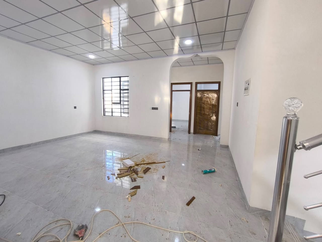 دار للـــــبيع
#الموقع/ حي الملايين الثانيه مجمع الملك
#مساحة / 180 م واجهة 9 م
الاتجاه / قبله
طابقين بناء حديث زيرو تسليم فوري
ط1 غرفتين نوم وهول واستقبال ومطبخ وصحيات وكراج 
ط2 اربع غرف نوم وصحيات وهول
للاستفسار عن السعر الاتصال 
***********
***********
‏‪***********‬‏
#مكتب انوار الموصل للعقارات
البناء الجاهز سايدين حي العربي مقابل الكمارك
