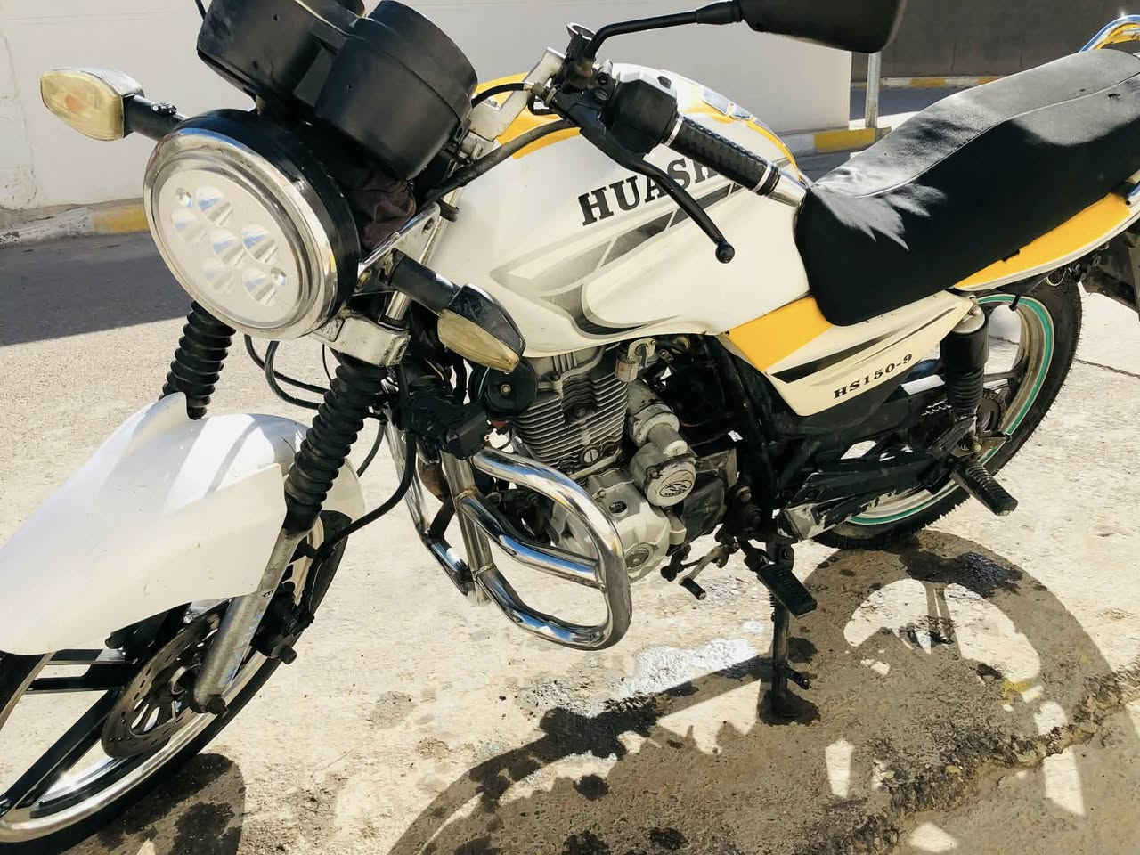 السلام عليكم…للبيع هيوشه موديل ١٧ النضافة كدام عينك محرك وكير شرط كمرك مدفوع باقي بس على اللوحات ب٧٠٠ وبيها مجال بسيط *********** مكاني الرمادي الملعب
