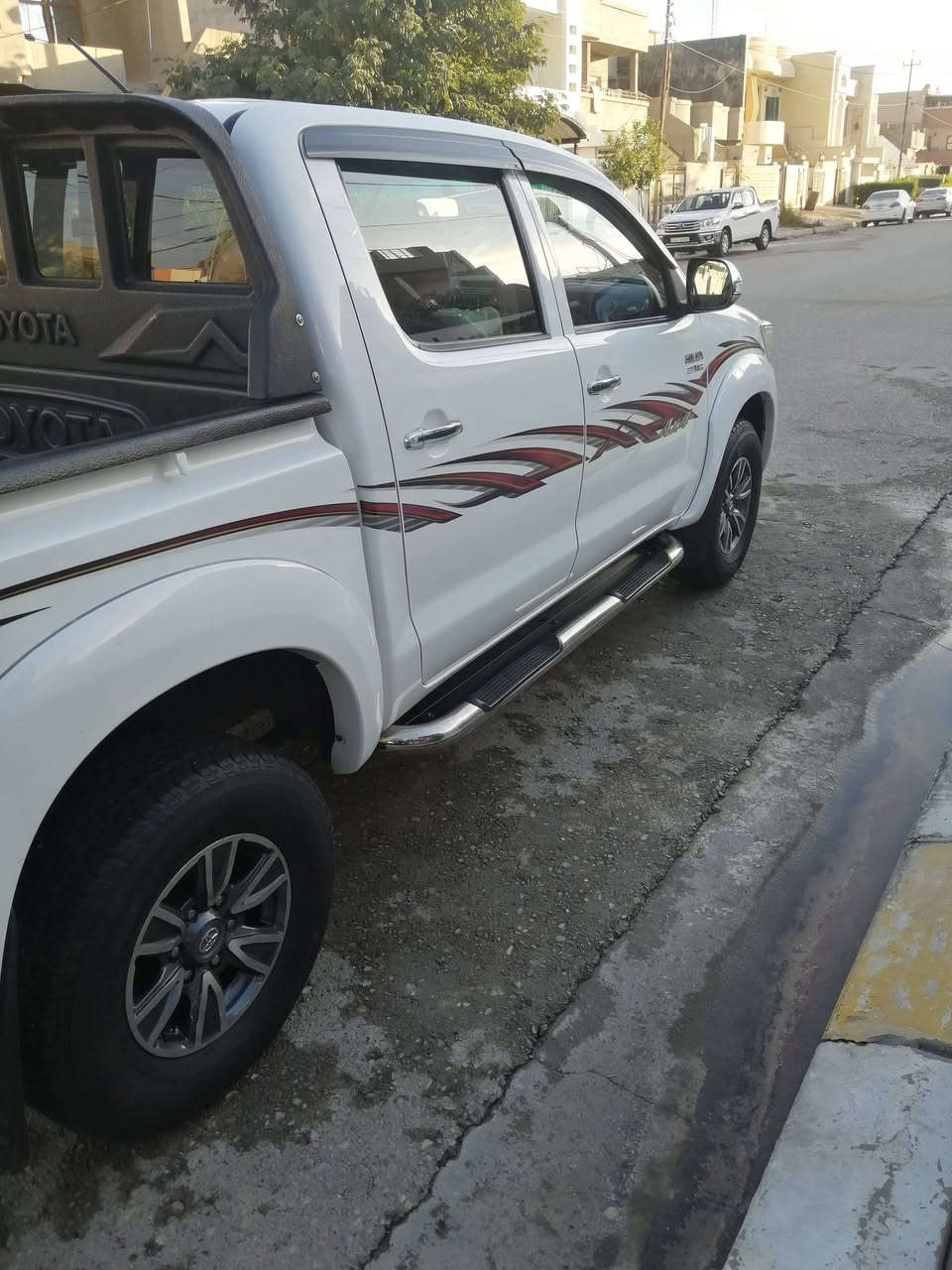 هايلوكس 14فور ويل مكفوله من صبخ محرك مامفتوح ماشيه 190 سعرها 220مكاني كركوك ***********
