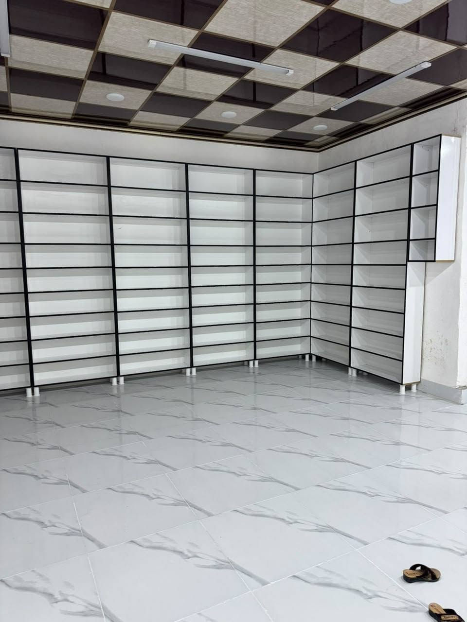 ✨ فاترينات ورفوف محلات – خشب MDF عالي الجودة ✨
🌟طلبات زبائن تم تصميمها بشكل
احترافي ومميز من  معمل الماس 💎💎

قياسات حسب الطلب 🥰✨✨✨✨
كوزمتك🧼�
صيدليه💊
موبايلات 📱
سوبر ماركت🛒🛍️
إنشائيه⚒️🔨
اراكيل وسكائر🚬
مراكز التجميل💄

📏 إمكانية تنفيذ أي مقاس أو تصميم حسب طلب الزبون.
   💎   معمل الماس   💎
📍 الموصل .صناعة الايسر .شارع 60
*********** 📞
*********** 📞
