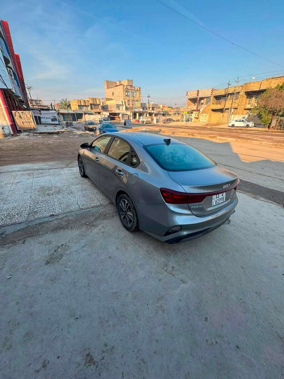 السلام عليكم

فورتي 2023للبيع 

مكفوله عده الجاملغ الامامي مصبوغ نفسه صوره الحادث بلمنشور

بدون تبديل بدون ارباك 

حتى الدعاميات 

مواصفات LX 

شاشه كامره 

تحكم ستيرن فول 

رادار امامي 

قياده ذاتيه 

توقف ذاتي 

منضومه غاز جديده

سياره جاهزه للخير 

رقم بغداد تحويل ثاني يوم 

مكان السياره  بغداد الامين

***********للستفسار
