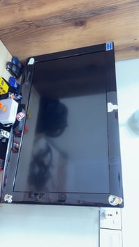 تلفزيون جديدي بل باكيت حجم 35السعر 80قفل الرقم 07764077520