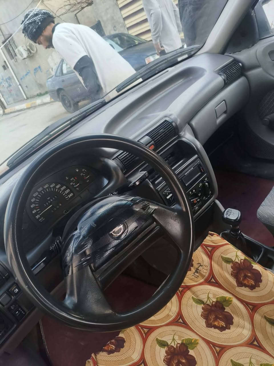 السلام عليكم اوبل استره صبغ عام بدون ضربه سياره حيل نضيفه سنويه لل 2030 موديل 93 دفتر بانزين مقدم بس استلمه مابقه شي يطلع شرط تحويل السعر 40 وبيه مجال قليل  كركوك 1 حزيران  اني مكلف بنشر هاذ رقم صاحبه ***********
