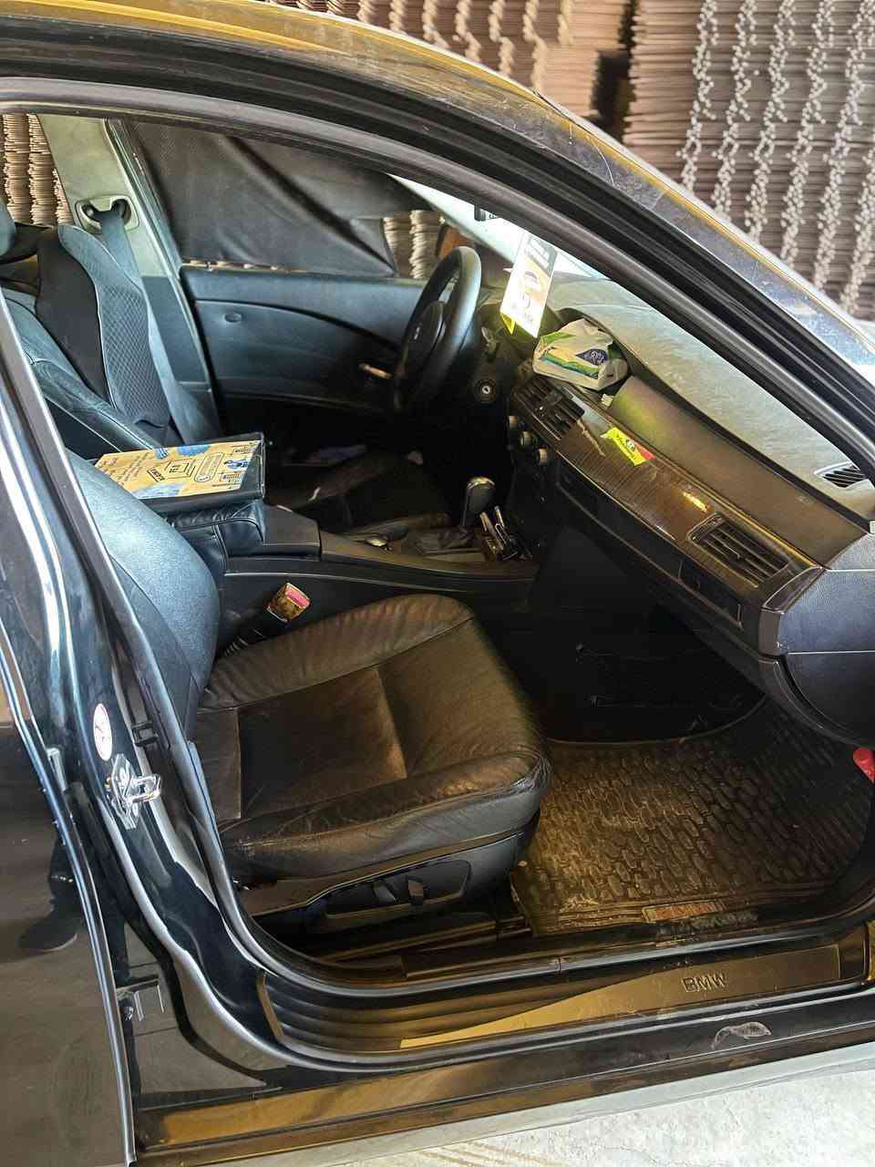 سلام عليكم ورحمة
                    M45 e60 اصل 
BMW 525
سياره كلشي بيهه شغال تبريد 
تخم تاير جديد
مكينه دبل فانوص  سوده
كهربايات كلهه بلاد شغاله كل نقص ماكو
خزن ميموري  كشنات تفئه  تحكم
لايت زنزون 
تحكم ستيرن 
تنته
سستم صوت
كير يخبل
سياره مال سفر صلوات
(ملاحظه نواقص سياره )
بيهه جارد سياره يرادلهه رشه 
مكينه بيهه تنقصي قليل  بس 
سعر 100 $ يعني شده 
رقم بصره بسمي انكليزي جديد  تحويل شوكت ماتحب
 التصال ***********
