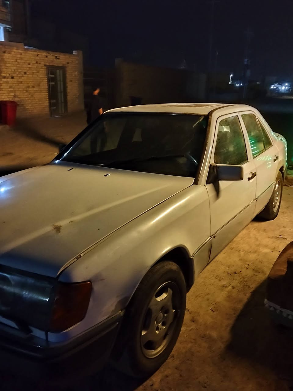 سلام عليكم سياره مارسيدس دب موديل89 السياره باسمي سنويه جديده شرط المداور رقم دولي بغداد تبريد شغال محرك vvt ثنين ونص مكاني ناصريه سعر السياره 42 وبيهه مجال سياره جاهزة من كلشي رقم جهازي *********** بي واتساب
