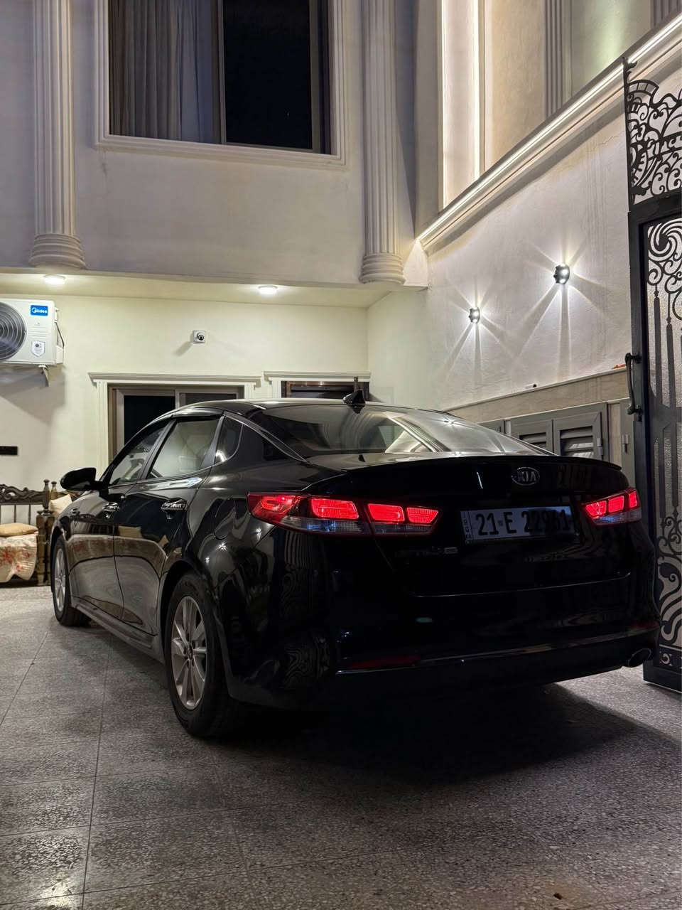 ﷽
السلام عليكم للبيع او المراوس 
كيا اوبتما 2016 وارد امريكي حادث سطحي  صور الحادث موجوده فقط بنيد نصه مصبوغ باقي السياره كفاله مكينه 2400 محرك كير مكفولات تبريد السياره جاهزه ع اخر حبايه مابيها برغي نقص ماشيه 82 فقط مواصفات السياره رادارات مري قلاب كشن خزن ميموري شاشه كامرا حساسات خلفيه تحكمات ستيرن سياره كلش جديده رقم سليمانيه تحويل او وكاله رايدها ب125وبيها مجال للشراي مكاني الاعظميه وهذا رقمي 
*********** واتس او اتصال بغداد, العراق
