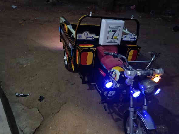 سلام عليكم موديل 17مكفوله كفاله عامه مابيهه اي نقص نضافته شوفت عينك كهربائيات كلهه  جديده تخم تاير جوبلس اوراق اصولي شاصي ركبه مكفوله 
مكان الحله شوملي سعر 1350وبيهه مجال للشراي ‏‪***********‬‏
