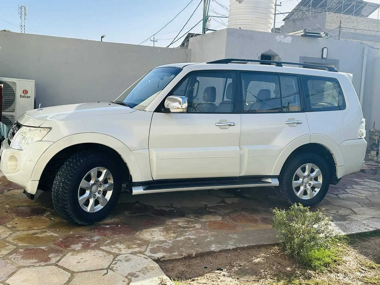 سلام عليكم للبيع باجيرو حبتور 2014 GLS  رقم اربيل بسمي سياره كفاله من الصبغ و التبديل و الضربه ولبارد كير و مكينه حداديه مشروطات على وضع الشركه مرئي شفط تحكمات كهربائيه كشنات مكينه 6V داخل عسلي سياره منضومه غاز شادلهي السعر 170 وبيهي مجال للطيبين  المكان النجف الاشرف الاستفساروالتواصل علئ الرقم  ***********
