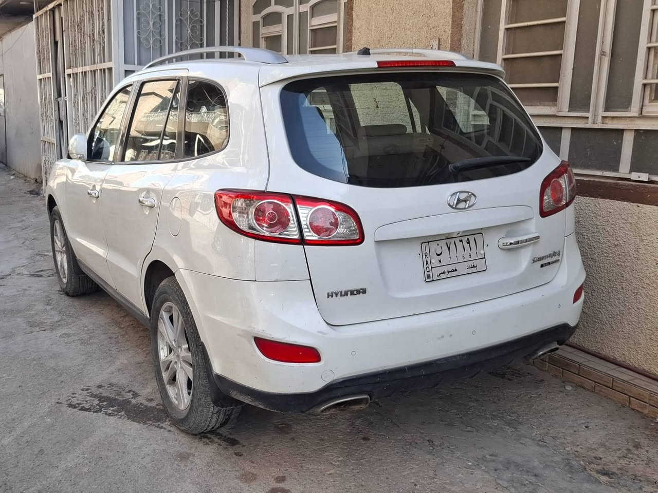سنتافيا موديل ٢٠١١ 
ماشيه ٨٧٧٠٠
ضرر باب السائق وجزء من الباب الخلفي 
رقم بغداد ألماني 
فول مواصفات
الاتصال على *********** بغداد, العراق
