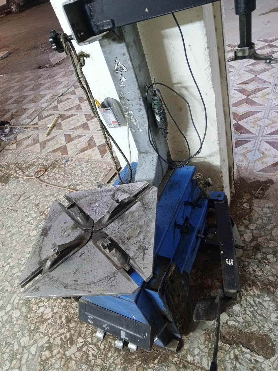 السلام عليكم غراض محل بنجرجي للبيع مكاني ديالى بعقوبه 
***********
