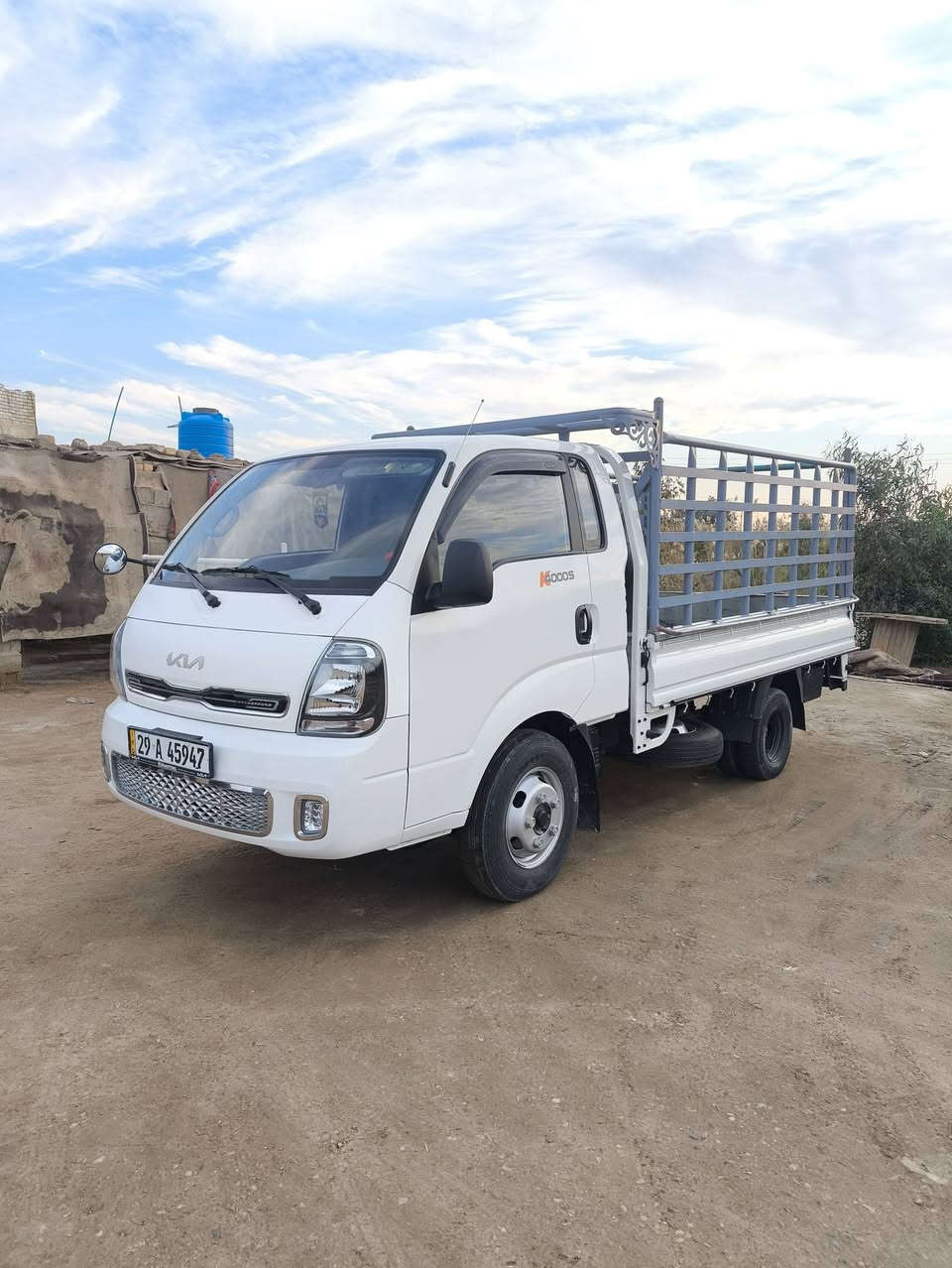 سلام عليكم كيا فحل موديل2025 كفاله عامه 
ماشيه 20الف رقم واسط انكليزي ب اسمي 
تانكي كاز محور 120لتر الغرفه الداخليه مدوشمه مال مسكر بالكامل 
العنوان واسط.. 
للستفسار أكثر اتصل.. 
رقم الهاتف.. ***********
