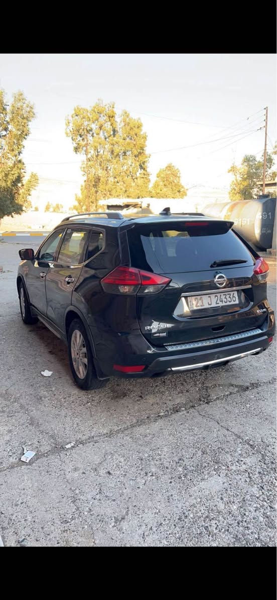 نیسان رۆگ مۆدیل ٢٠١٧ گیر و مەکینەی بەشەرت تەنها گیری کرایتەوە بەلام بەشەرت مواسفاتی SV فول فول تەنها سلایت نیە 5کامیرە شەغال بەسمە سندوق جەگ گیر تۆماتیک  بە نسبەت بۆیاغ سۆنەرم داناوە سعری 155 وەرەقە بۆ زانیاری زیاتر پەیوەندی بکەن بە *********** تکایە نامە بۆمن مەنیرن رەقەمی خاوەنیم داناوە كويسينجاك, أربيل
