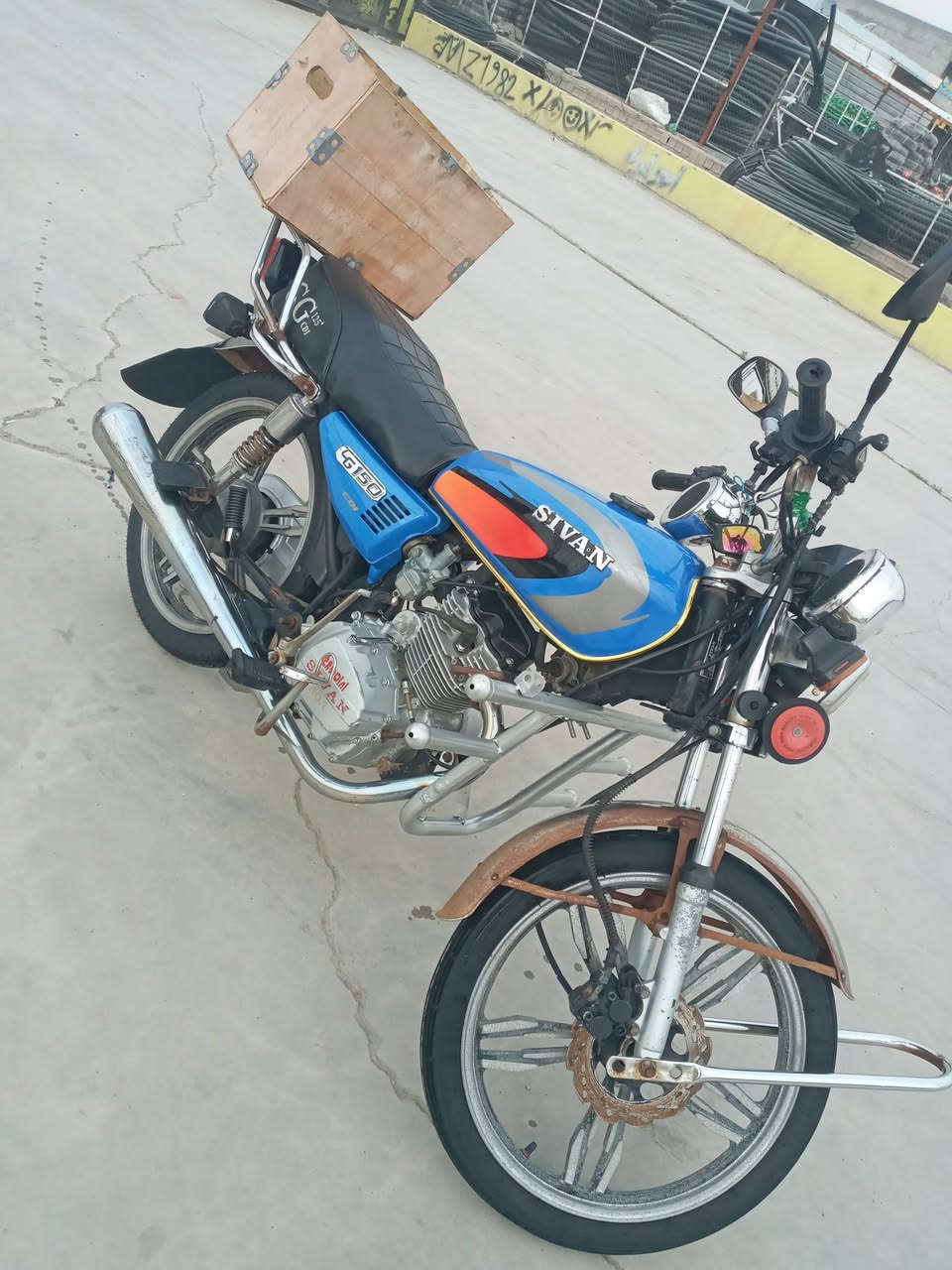 ياالله سلام عليكم ورحمة الله وبركاته
دراجه موديل ٢١ البيع سعر ٤٥٠ بي مجال بسيط أوراق كامل 
دراجه خير من الله المكان تقاطع القدس دور الزراعه 
رقم الهاتف ***********
