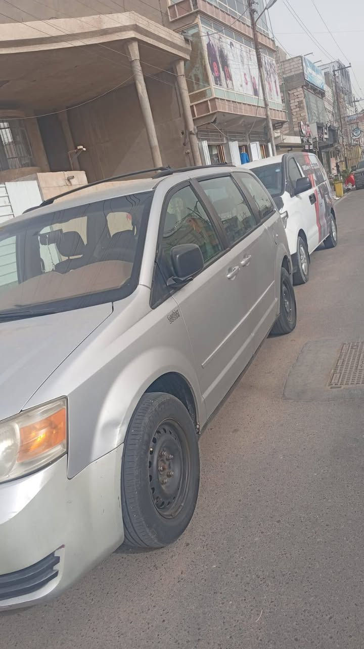 السلام عليكم دوج كرفان للبيع 2010 مابيها بس جملق مبدل من أمريكه سياره كفاله عمه والحداديه تعبانه كهربائية تبربد جاهزه من كلشي  و ريد مراوس بهبهان تسعيني او الفيني  السياره بأسمي تحويل ثاني يوم
العنوان / البصرة ـ القبلة 
الهاتف : ***********
