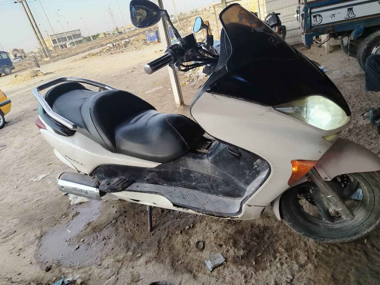 فورزه لبيع دراجه نضيفه جوتره 1.5 بس كفرات تعبانه مكان كوت حي الحكيم رقم ***********
السعر خاص
