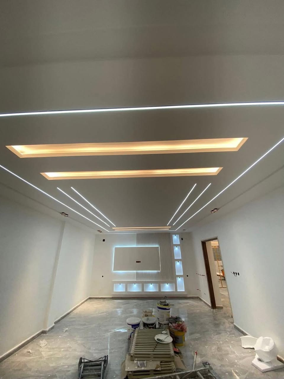 السلام عليكم ورحمة الله وبركاته عمل كافه الاصباغ والديكورات ميسان ***********
