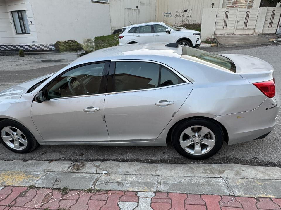 مالیبۆ ٢٠١٦ سلڤەر ٢.٥ ی مەرغووبی ٨ گێڕ ، دوو دەرگا بۆنیت بۆیاخ بەبێ ژوور ئێرباگ سیستەم و گێڕ و مەکینە و کارەباییەت بەشەرت ٢٢٠ هەزار کیلۆمەتر ڕۆشتووە ، رەقەم سلێمانییە و لە سلێمانییە سەیارەکە نرخی ١٠٨ وەرەقە و معامەلە 
***********
