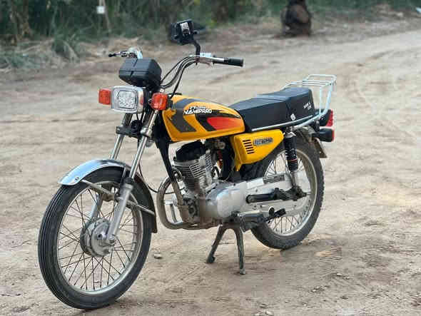 السلام عليكم شباب دراجه نامه سي جي للبيع الدراجه مكفوله من كلشي اوراق اصولي اصولي مو سكنر سعر 800وبيه مجال الاستفسار الاتصال ***********
