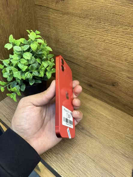 سلام عليكوم شباب جايبلكم Iphone 12  كامرتين ذاكره ١٢٨ بطاريه ٨٢ كولش نضيفه حته شخط مابي والجهاز شريحتين 
و سعرهه كولش رخيص جوه السوك و بي ضمان اسبوع 
250$ دولار 
***********
