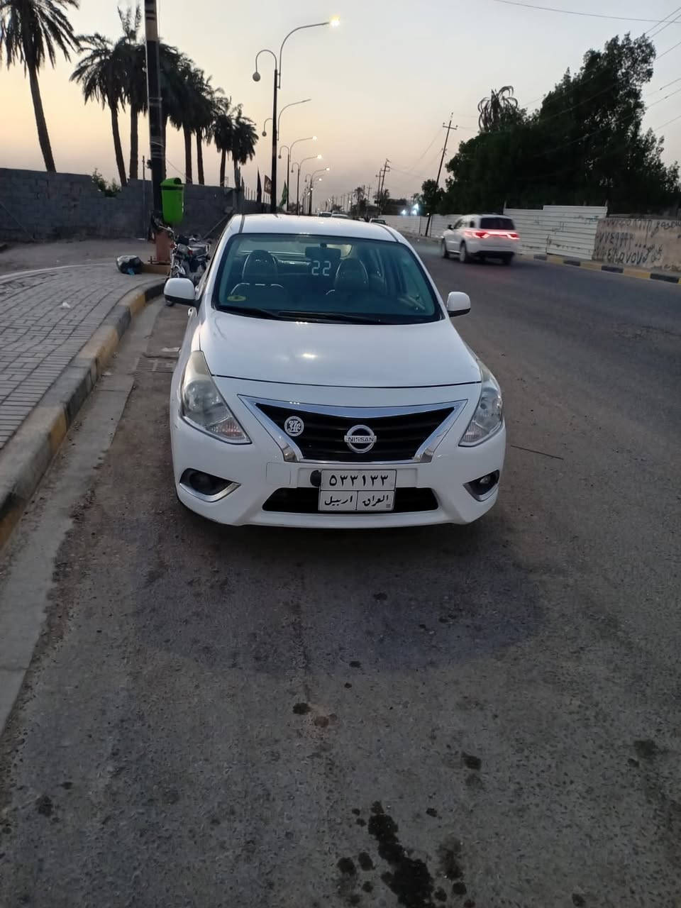 نيسان صني 2019 سنوية منتهية بيها ضربة بجاملق الخلفي  (معمر) وبعض الملاحضات حدادية تبيريد تايرات السيارة جاهزة من كلشي سعر السيارة 88 بيها مجال بشيط كلش للأستفسار وتساب فقط ***********
