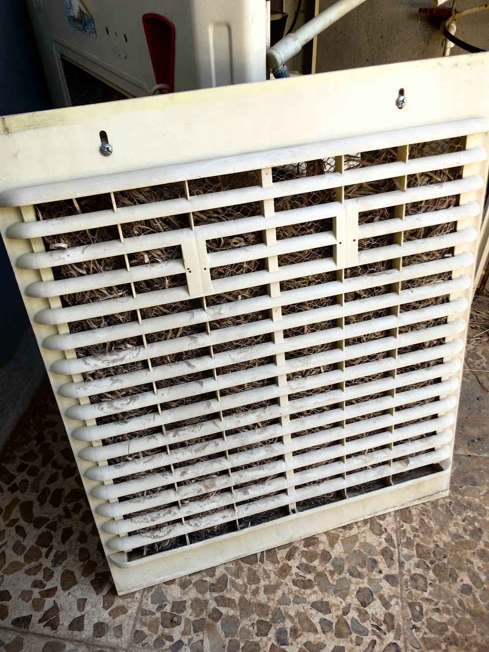 مبرده للبيع اي عطل مابي مستعمل سنه ونص مستعمل نظيف جدا من خارج والداخل ابواب بلاستيك وتر بام بي 2 واحد منهم عاطل حسب ما اتذكر وماطور مابي اي عيب ولا مفتوح من وقت ما اخذنا شغال


**إذا كنت صاحب هذا الإعلان وتريد حذفه لأي سبب، رجاءا أرسل رسالة إلى الدعم الفني**