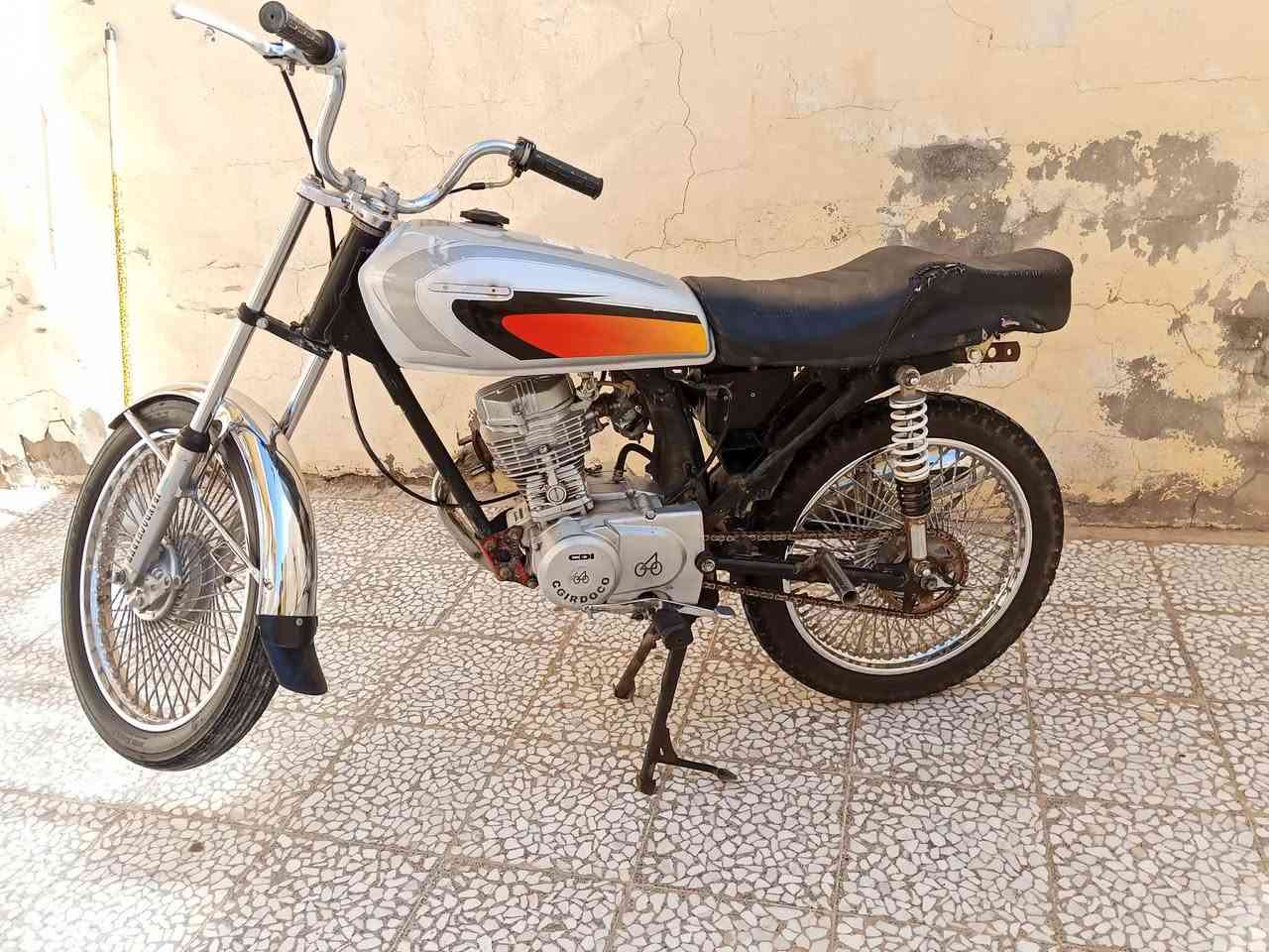 سلام عليكم دراجه كلك كلك كلك شلعه ومعدل خير من الله دراجه ما عايزه شي حلوه ب270 وبيه مجال شراي اتصل ***********مو شراي لا تعبني رحمه على موتاك
