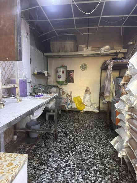 السلام عليكم.
يوجد مخبز للبيع او للايجار موقع بغداد 
 حي الامين بنده 1000 حوالي 

***********
