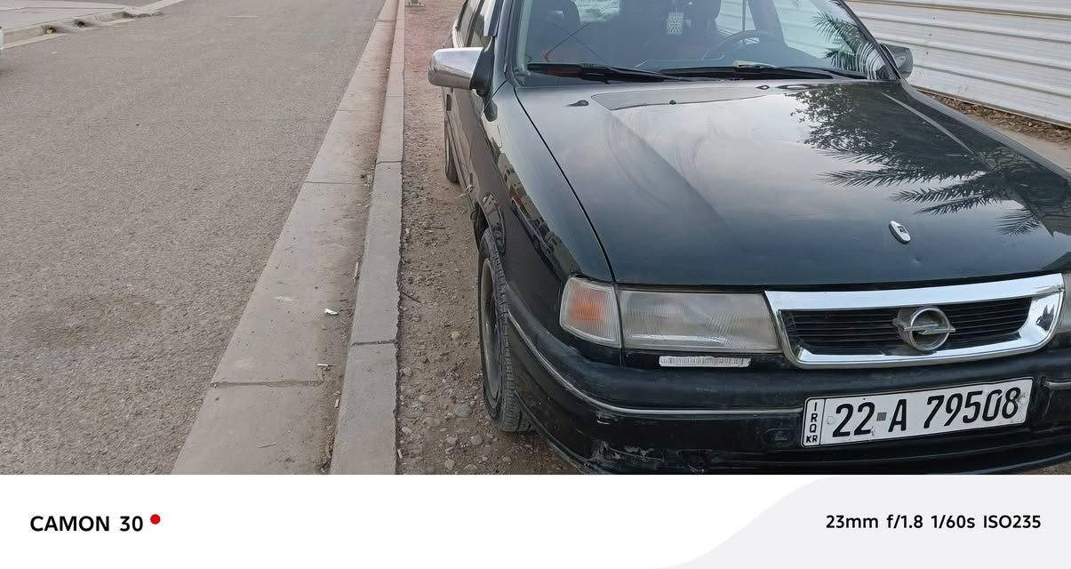 فكتره ١٨٠٠موديل 93 محدثه 2000 سنويه لعام 30 نضيفه نقطه صبغ مافيها بس جاملغ الايسر الخلفي  ***********
