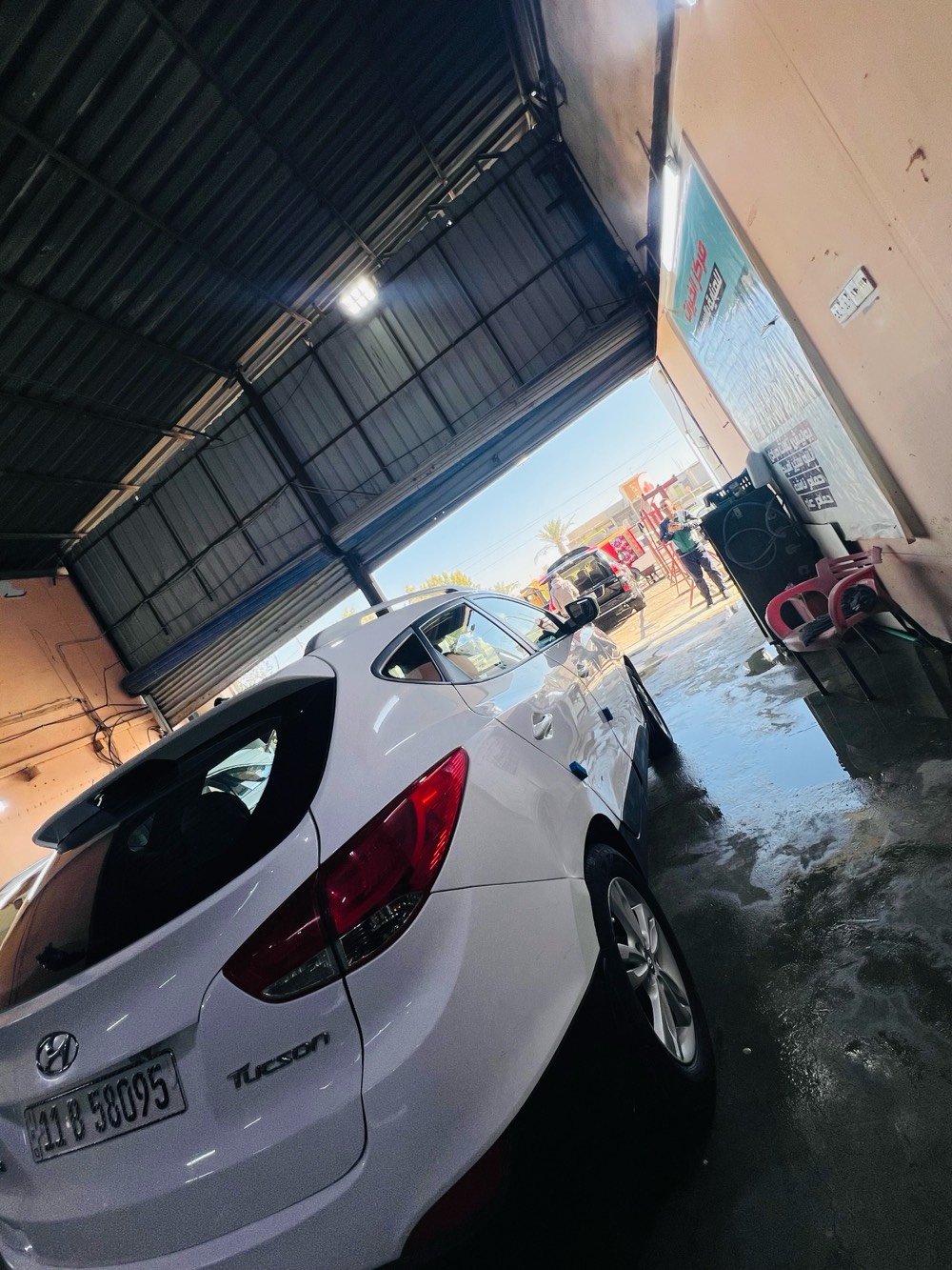 توسان 2013 جديده جداً السيارة 
بيها أماكن بارد فقط 
ماشية 170 
محرك كير مكفووول
مواصفات معروفه 