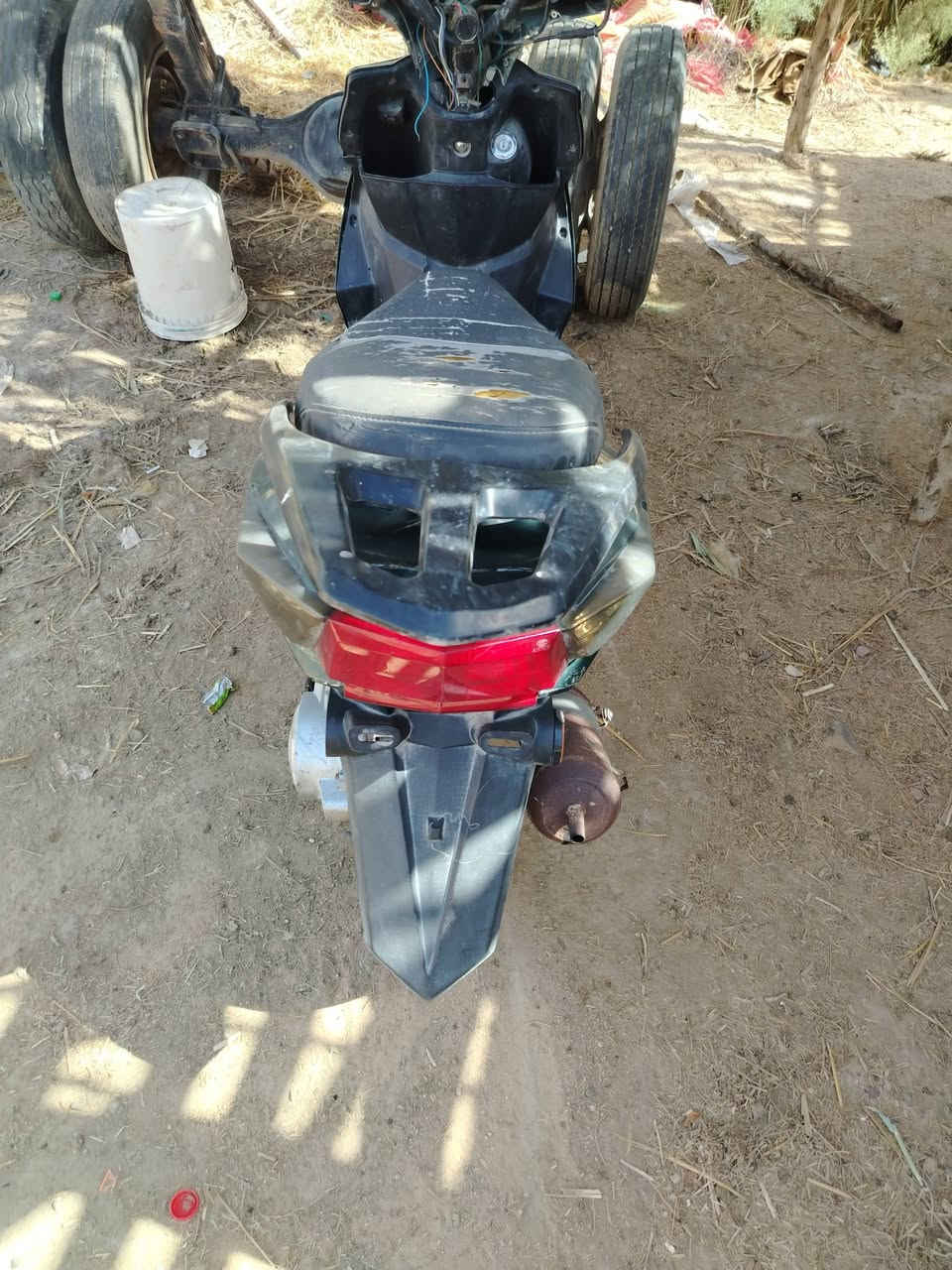للبيع كوم حديد عوزه باتري وهندر شغاله متروكه مكان  كوفه عباسيه ***********
