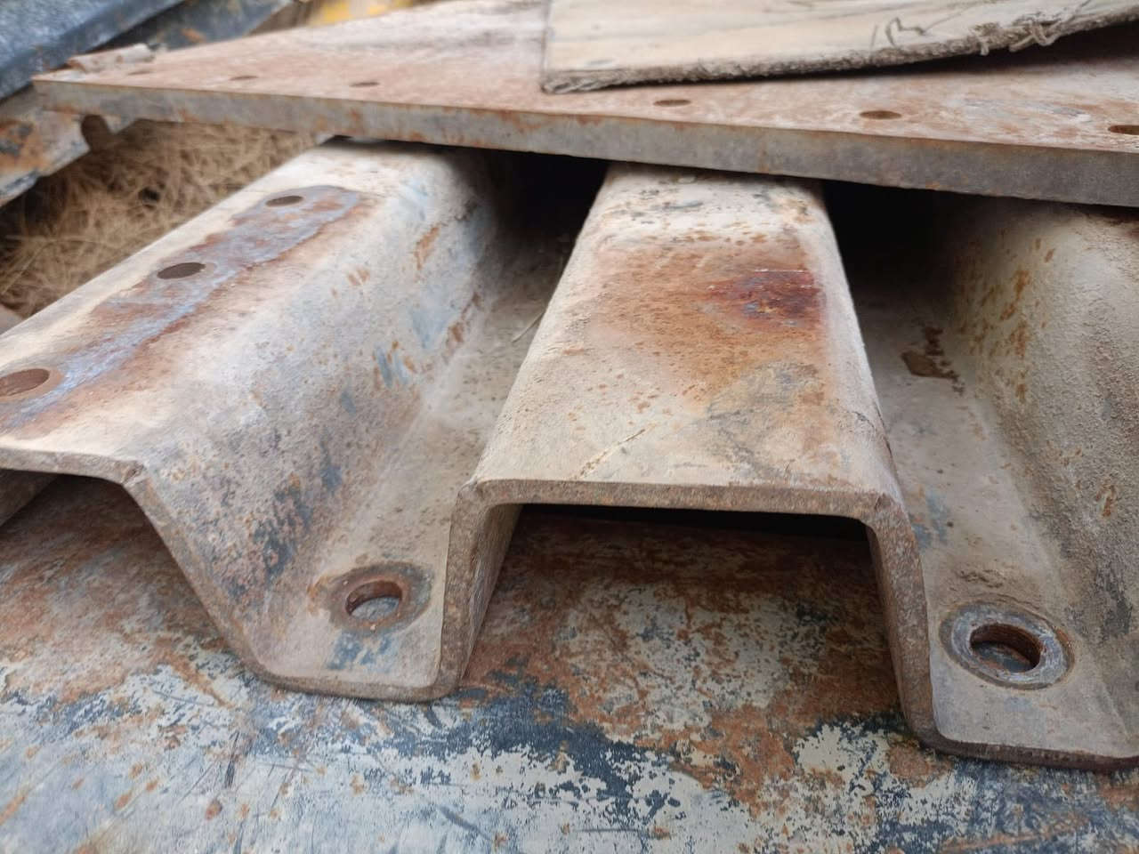 السلام عليكم تعلاوه صينيه للبيع مكانها البصرة الزبير ***********
