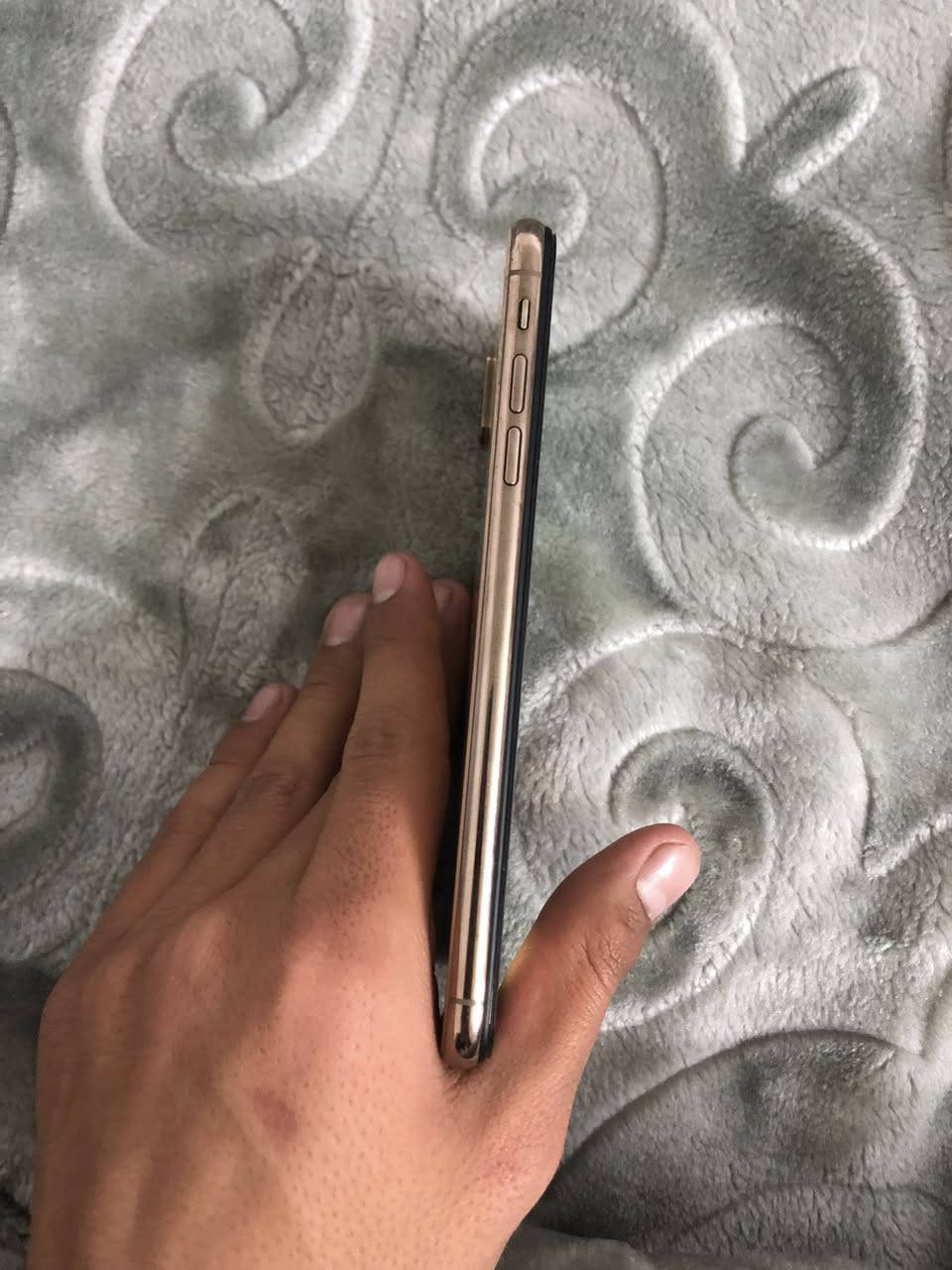 سلام عليكم 
ايفون اكس ماكس 
ذاكره ٢٥٦
بطاريه ١٠٠ مبدله اصليه تقره نسبه
شاشه اصليه+لزكه ضد الكسر 
الجهاز نضيف استعمال شخصي مال بنيه ومتروك صارله تقريبن شهر ٢٥ يوم ضرره فقط ضهر مكسور+ويا كفرات ٢ ولزكه ضد الكسر فقط هذني ويا 
سعره ٢٢٥ وبي مجال
رقم: *********** 
الموقع:الكراده قرب جبار ابو شربت
