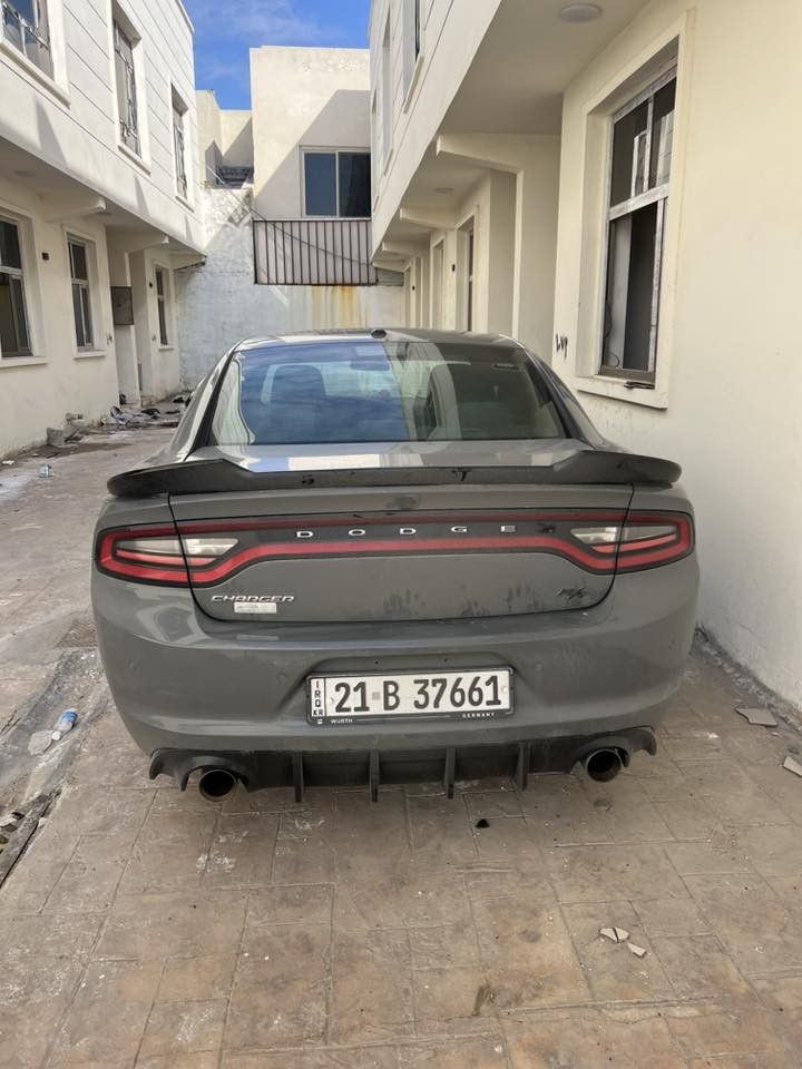 السلام عليكم ورحمة
چارجر موديل 19
لون اسمنتي
مكينه 3600
ويل 20
شاشه 
بصمه
تشغيل عن بعد
ماشيه 99m 
حادثه باب خلفي عكس السايق بارد فقط
بيه مشكله ب كير ع بك يبوش
سعره 208

***********
