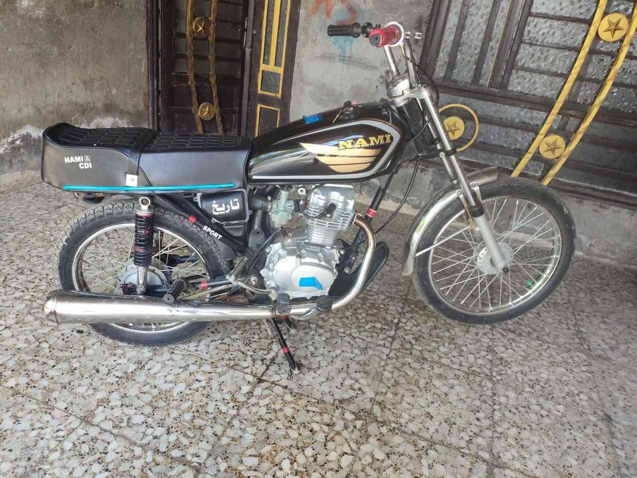 سلام عليكم دراجه شاصيه نامه   والغراض كله نامه والمكينه نامه شلامجة موديل 25 والغراض كله 25  #اوراق اصولي دراجه نصبته كدامك #السعر 800 وبيه مجال خاص متوفر رقم موبايلي ***********‬‏
