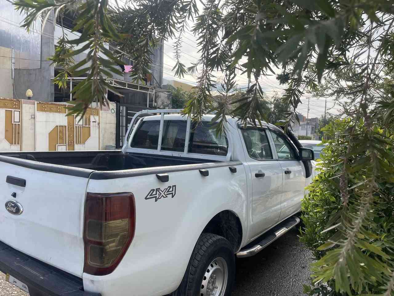 سلام عليكم بيكم فورت امريكي موديل 2013 بيهاا شويه بارد باب السكن الخلفي سياره جديده تدفى تبريد شوته خارجيه فول موصفات.  سعر 115 وبيهاا مجال ***********
