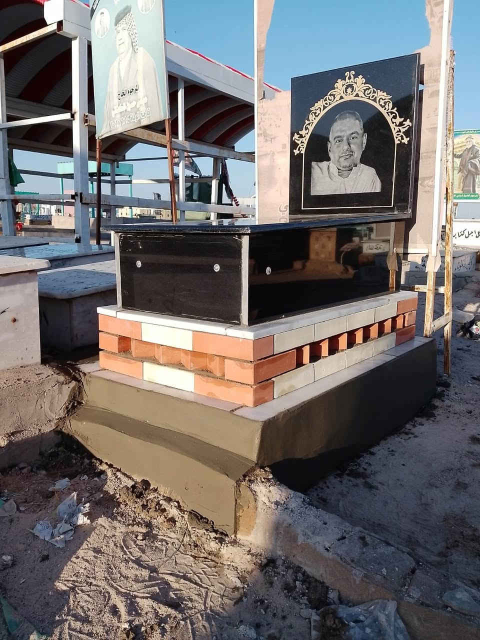 اسلام عليكم  ترميم القبور وطبع الصور به اجود الانواع. وسقفيات. ومقرنص وكاشي وقطع بل نموذجيه.  ***********. ***********
