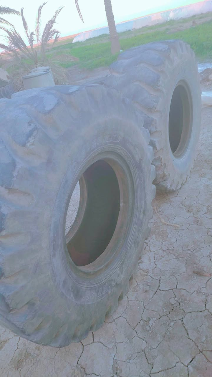 تايرات شفل 80 للبيع الحجم 20.5.25 ياباني
للتواصل ***********
