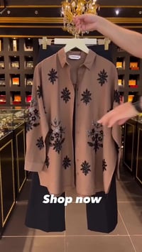 القطعة الاخيرة قياس42  مع التوصيل 35 الف للطلب واتساب 07800202005