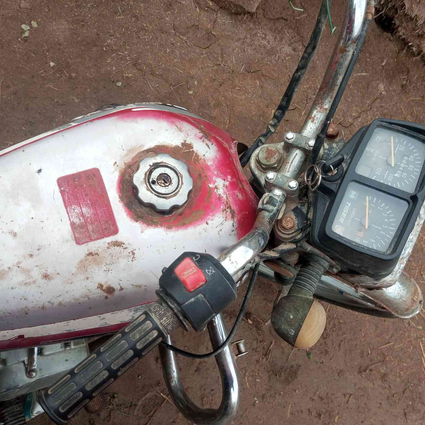 دراجه للبيع رقم سنويه...السعر250وبيها مجال
مكاني سيد خيل***********
واتساب او إتصال
