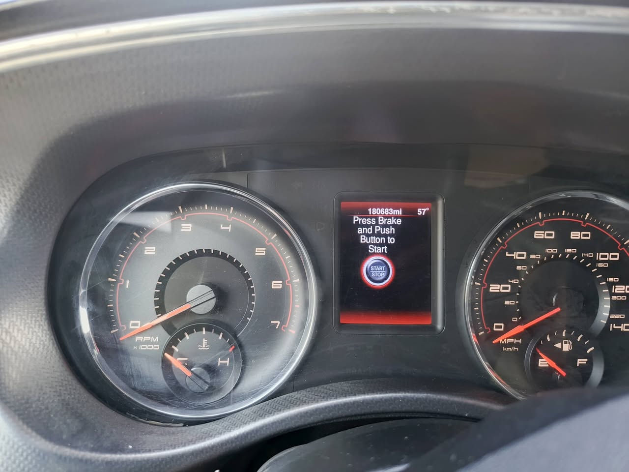 سلام عليكم دوج شارجر البيع او مراوس السعر 150 سياره مكفوله من قطره صبغ بس ماعده الشخطه البيهه ***********
