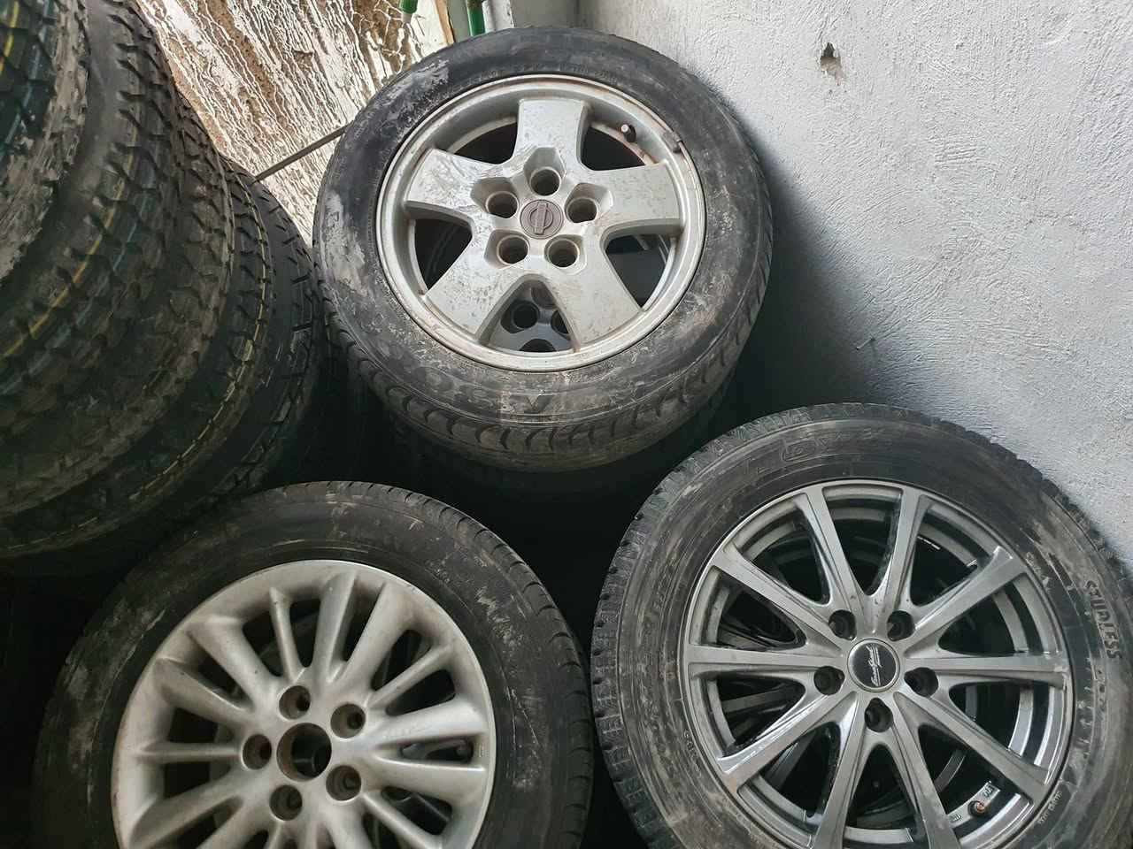 وياله حاويه للبيع مكاني كوفه شارع المطار القديم ***********
