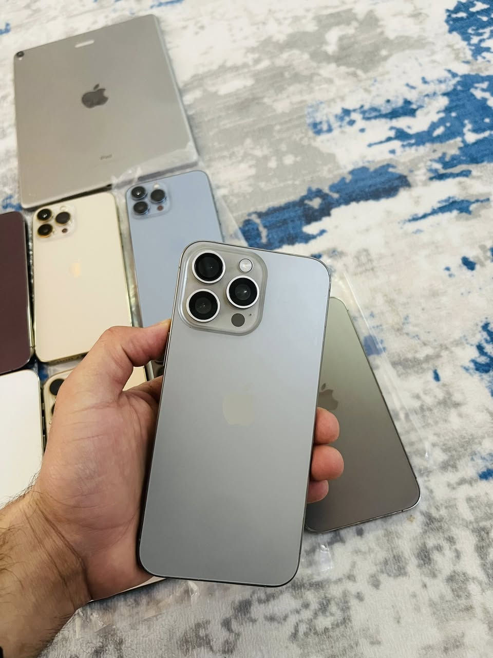 سلام علیکم اخوان
بطاریات کلە ٨٥ فوک لحد ٨٩ بلادی 
کلە ابسعر الجملە 
١٣ بروماکس  ١٢٨ کبس 
١٣ بروماکس ٢٥٦ عندە مسج  مالشرکە 
١٣ بروماکس مبدل شاشە Gx  مطابق اصلی 
١٤ بروماکس مبدل شاشە  ٢٥٦ سعرە جوە کلسوک 
١٥ بروماکس ٢٥٦ خطین مبدل شاشە سعرە جوە سعر الشرکە 

معە احتراماتی لجمیع طفاصیل کامل مکتوب اقرە  
عندی طوصیل بس فلوسە موقدمە

***********. واتساب
