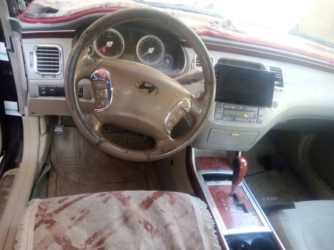 السلام عليكم
هونداي ازيرا موديل 2006 وارد خليجي رقم بابل  سيارة متروكة محرك 6 سلندر 3.3 اللون جارد سعر 65 تحتاج تصليح للاستفسار   ***********
