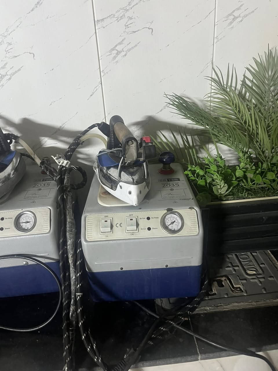 سلام عليكم نورفه مستخدمه العدد ٣الوحده ١٥٠السكن بغداد البلديات تواصل ***********
