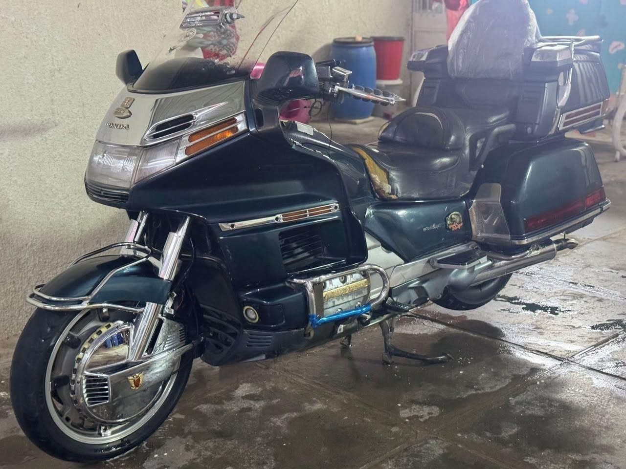 السلام عليكم شباب كولدن البيع 1500 كفاله عامه من كلشي كلج ما مفتوح مديل 1989 رقم اوسنويه تحويل مباشر السعر 36 وبيه مجال حك الجيه واني خادم رقمي ***********
