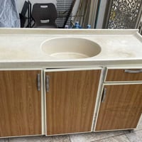 مجموعة اغراض للبيع سنك مرمر نضيف   طباخ   بلازما 32 انترنيت   غرفة نوم...