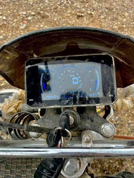 السلام وعليكم دراجه للبيع موديل 2025 محرك 200 رقم صلاح الدين نكليزي  السعر مليون و850 
***********
