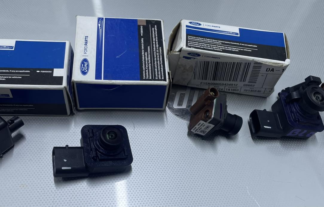 تتوفر لدينا عقول و رادارات وكاميرات لكافة سيارات فورد الحديثة  
(اكسبلورر - f150- إسكيب -مافريك - برونكو ) 
العنوان كرادة ساحة التحريات  ***********

908-3
https://maps.google.com/?q=33.301407,44.444458
