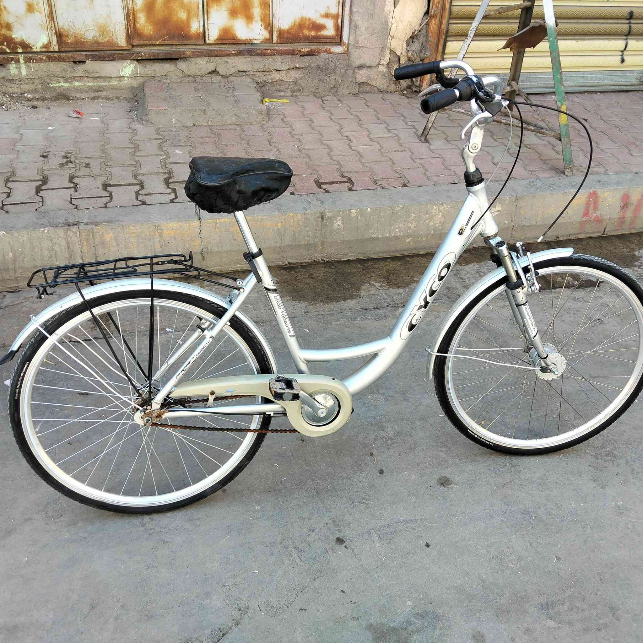 سلام عليكم
بايسكل حجم 28 للبيع سعر 120 بي مجال مكان فلوجة تفاصيل على رقم ***********
