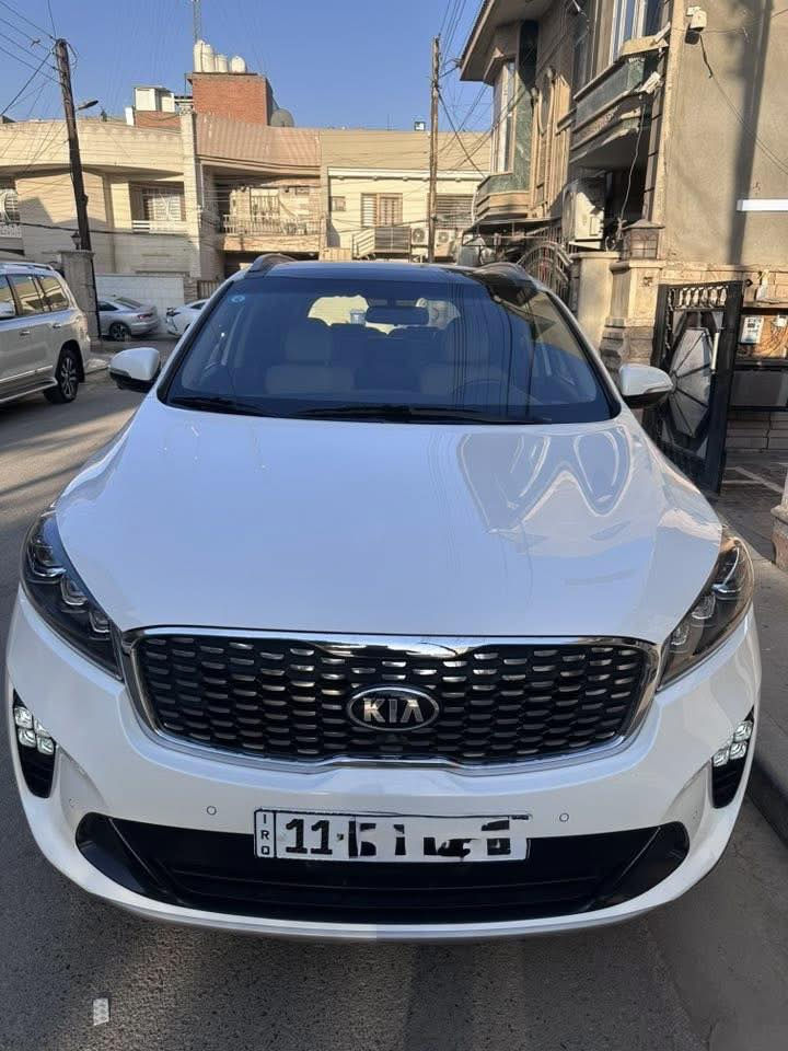 السلام عليكم 
كيا سورنتو 2020 فول مواصفات واحد عل واحد مال شركة الدولية السياره جديده ربع ماتصرف عليها 
كفاله عامه من الصبغ والبارد عدة مكان واحد بارد بل باب لخلفي شبر وبيها بخشوم لجاملغات اصبعين ب اصبعين بارد وتكحيل كارت وماشرهن بل صور 
رقم بغداد الجديد سنوية باسمي
المواصفات  
1_بصمة 
2_ كامرات 360 درجة 
3_ فورويل 
4_ كشنات تدفئا تبريد 
5– كشنات الخلفية تدفئا 
6_ تحكم ستيراً + كروس سرعة 
7_ نفكيشن وشاشة اصلية ابل كار بلي 
8_ سايد بريك كهرباء
9_ اوتو هولد
10_ مانع نزلاق 
11_ مانع نحدار
12_ صندوك كهرباء 
13_مري كهرباء 
14_ دوسات سورنتو 
15_يدات نيكل 
16_ليد امامي خلفي 
17_لايتات زينون 
18_ كشنات جلد 
19_كشنات كهرباء 
20_حساس امامي خلفي
21_ درايف مود 3 انظمة قيادة   
22_ 3 قطع تبريد 
23_7 راكب 
24_ بردات ابواب خلفية 
25_ شاحن واير ليس 
26_ كير 8 تمر 
27_ محرك 3500 مكفول من كل شيء 
28_ 6 سلندر 
29_ ويل حجم 19 كروم 
30_ بلوجكتر بقلاوة 
وبعد بيها مواصفات السيارة على ايد وحدة من الشركة لحد الان ماشية 45 الف كيلو متر حقيقي شرط الفحص جديدة جداً 
عليها ادامة كاملة وتخم تاير جديد ومبدلك هايدروليك كير جديد وكلش معتني بيها واحلى من الصور وسعرها 258 وبيها مجال بسيط للاستفسار : ***********
